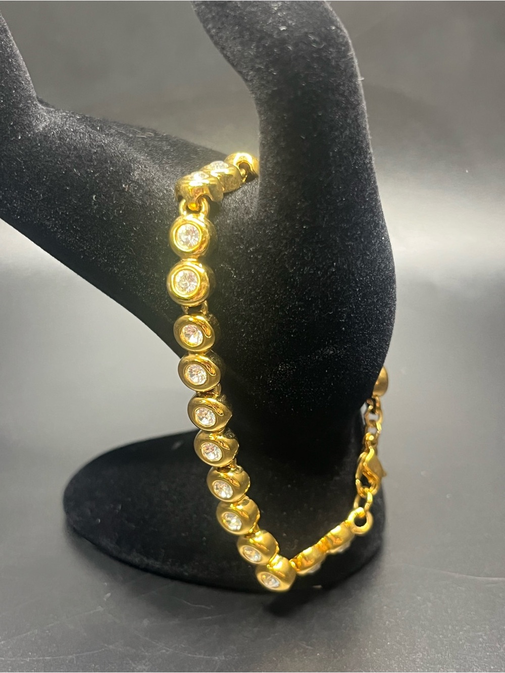 Vintage Monet Gold Tone Crystal Tennis Bracelet Signed Bezel Set Rhinestones - Picture 4 of 6